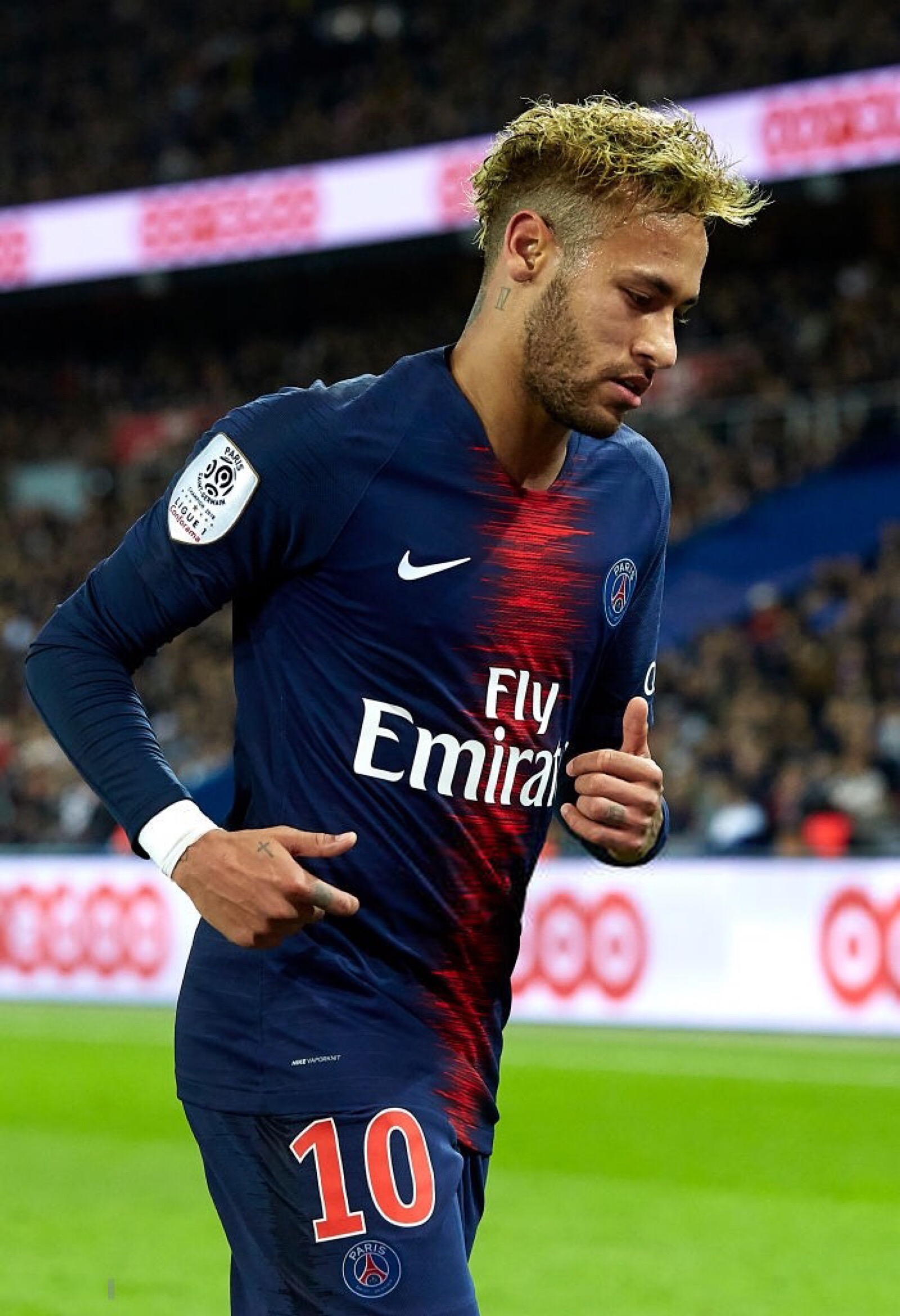 加蓬近25年非洲杯首战4胜1平，2010年曾击败喀麦隆（加蓬近25年非洲杯揭幕战4胜1平，2010年曾力克喀麦隆）