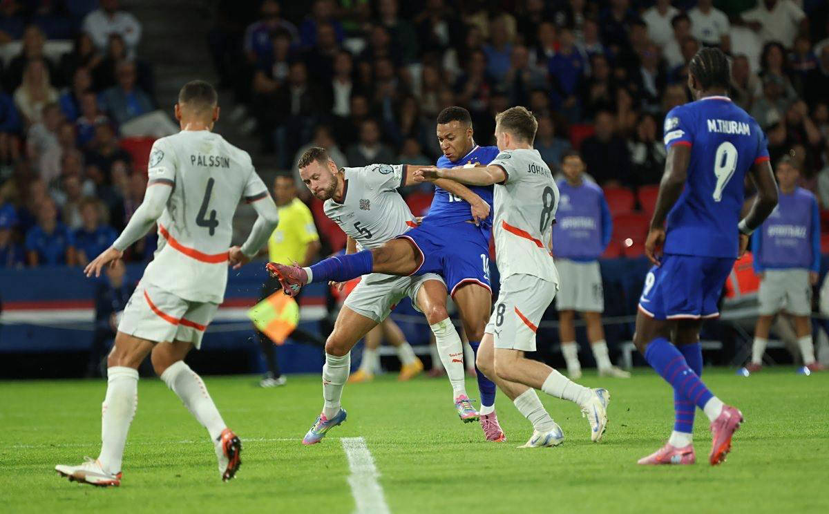 斯基拉：米兰派球探考察萨索洛中卫穆哈雷莫维奇和伊泽斯（斯基拉：米兰派遣球探赴萨索洛考察穆哈雷莫维奇和伊泽斯）