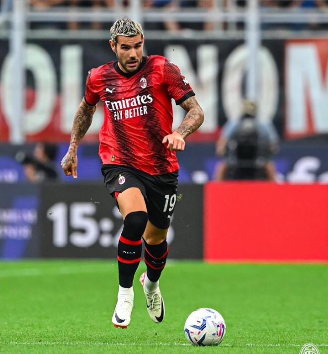 邓卓翔：全队在训练中都非常投入，希望奉献一场精彩的比赛