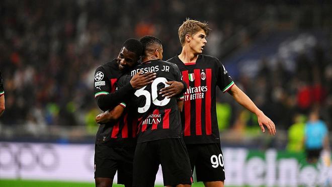 莫雷托：那不勒斯想在冬窗从罗马引进洛伦佐-佩莱格里尼（莫雷托：那不勒斯有意在冬窗从罗马签下洛伦佐-佩莱格里尼）