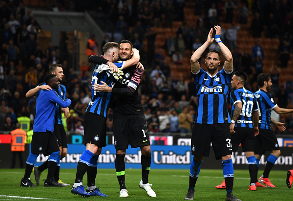 记者：巴萨有人反对买断拉什福德，因他逼抢力度不够&年薪高（记者称巴萨内部有人反对买断拉什福德，因其压迫强度欠佳且薪资过高）