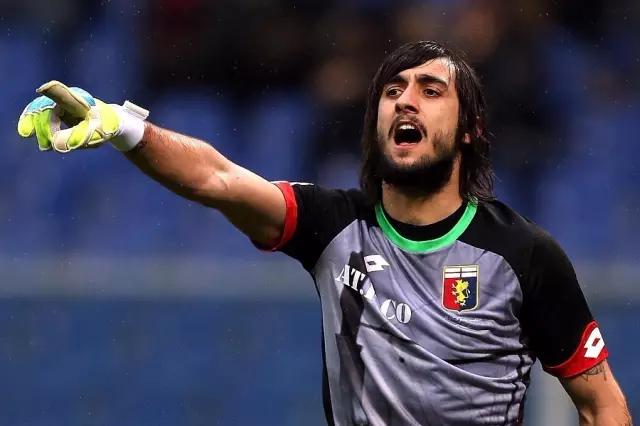 巴黎人报关注蓉城罚单：中国俱乐部因球迷种族歧视对方球员被罚6万欧（法媒《巴黎人报》聚焦：蓉城因球迷对对手球员实施种族歧视被罚6万欧）