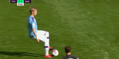 官方：英格兰名哨安东尼-泰勒将执法欧冠第4轮布鲁日vs巴萨