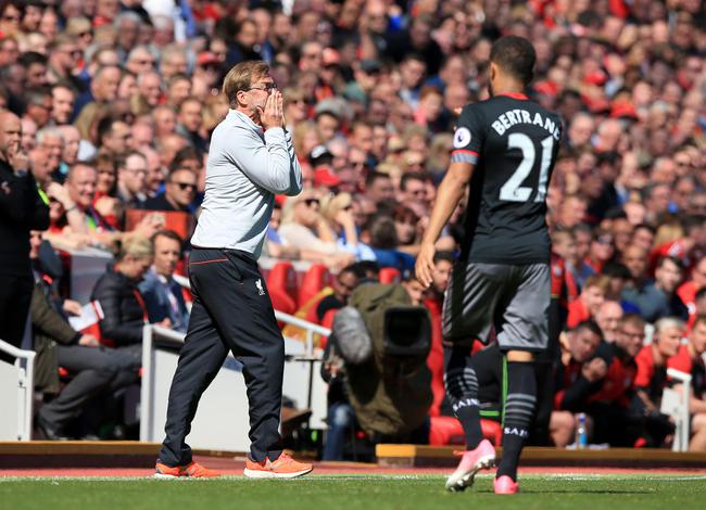 足协杯官方发布决赛纪念产品：纪念徽章38元，围巾58元（足协杯官宣决赛纪念周边：徽章38元、围巾58元）