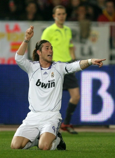 东契奇调侃里夫斯：他打得像是顶级球星，这是我最后一次夸他（东契奇笑称里夫斯打出巨星水准：这是我最后一次夸他）