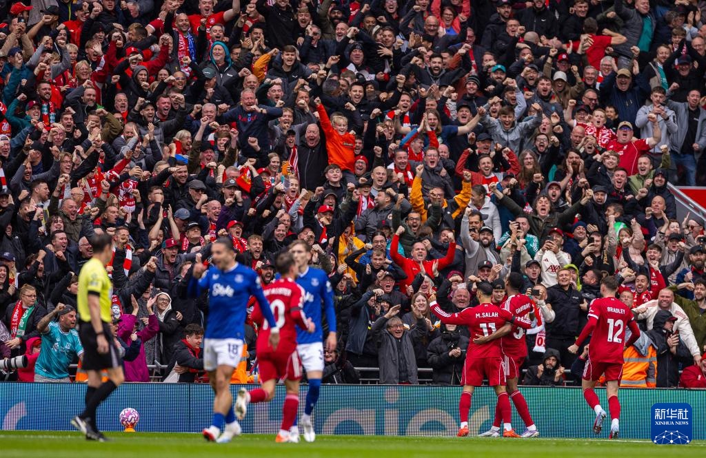 自交易以来：东契奇出战41场拿下28胜，浓眉仅出战14场（交易后对比：东契奇41战28胜，浓眉仅登场14次）