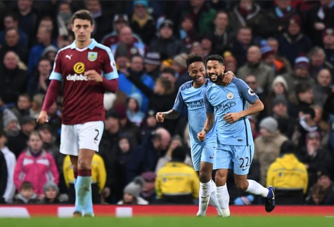 阿斯：维尼修斯希望继续为皇马效力，续约谈判已步入正轨（阿斯：维尼修斯愿留皇马，续约谈判进展顺利）