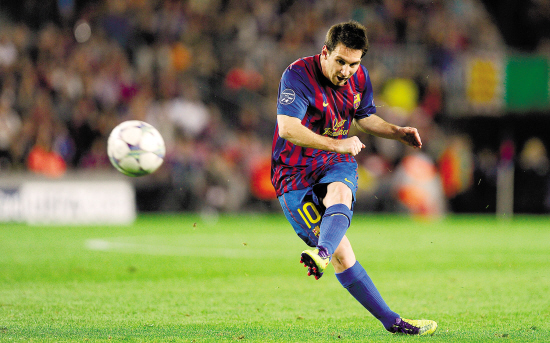 康宁汉姆29+10+8率队大胜，个人高效砍下准三双（康宁汉姆29分10板8助高效发威，领衔大胜收获准三双）