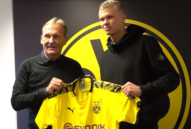 拜仁官方：于帕梅卡诺因负荷管理未进战圣保利大名单（拜仁官宣：于帕梅卡诺因负荷管理未进入对阵圣保利名单）