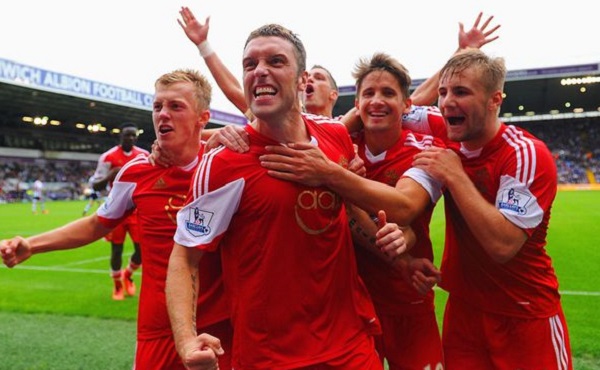 范德芬欧冠长途奔袭一条龙破门当选热刺11月最佳进球，获81%投票背后隐藏的训练秘密！（范德芬欧冠千里走单骑破门夺热刺11月最佳进球，81%高票背后的训练秘籍曝光）