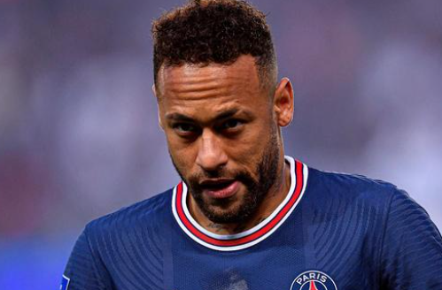 西甲：皇马客场2-2战平比利亚雷亚尔（西甲：皇马做客与比利亚雷亚尔2-2握手言和）