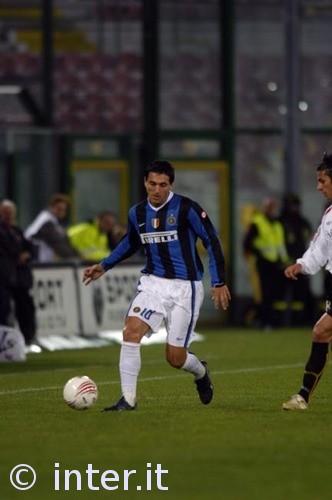 妻子祝贺塞鸟：无比骄傲，你就像一道光照亮了我们全家的生活